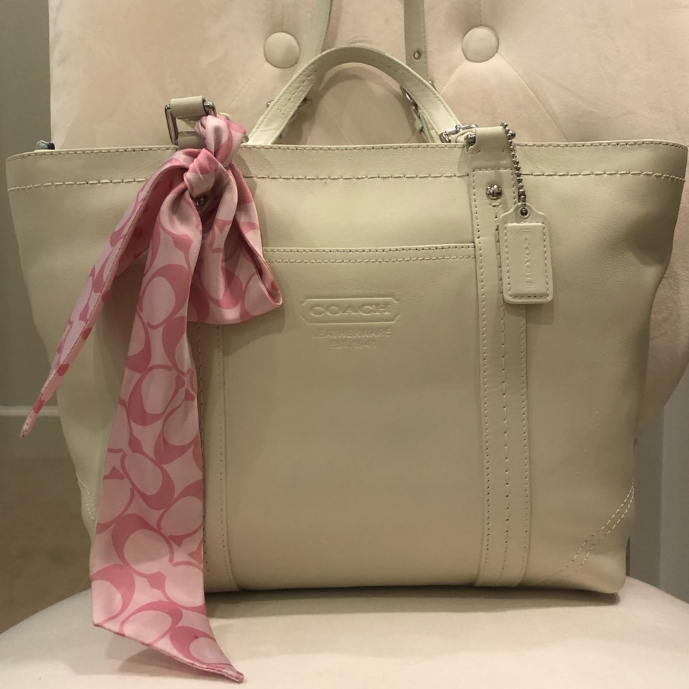 Coach bag large genuine leather new condition